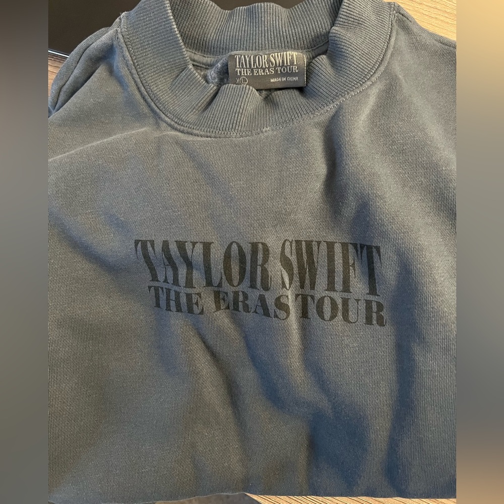 Taylor swift eras tour blue crewneck XL